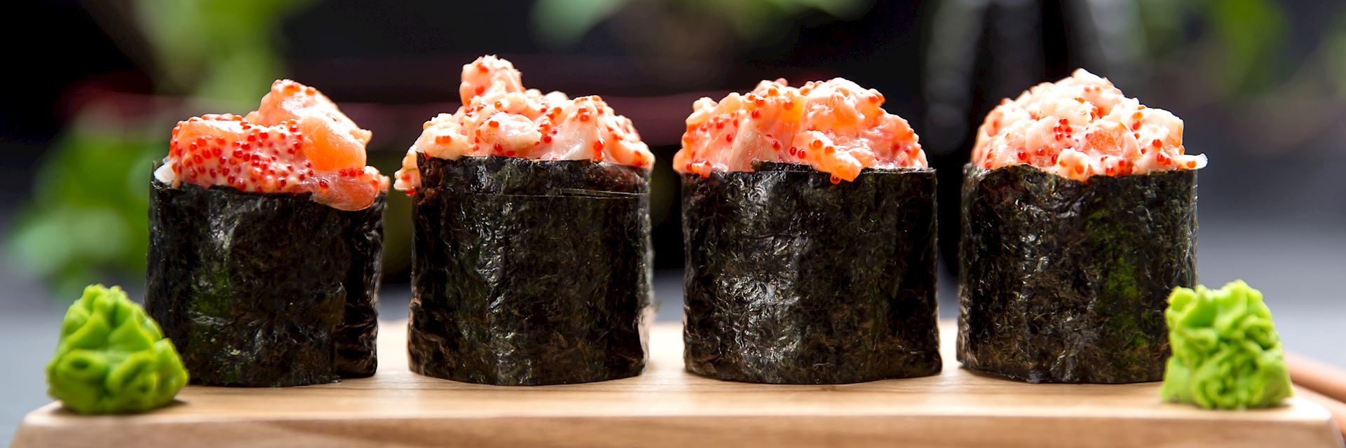 Sushi Gunkan maki with crab and salmon