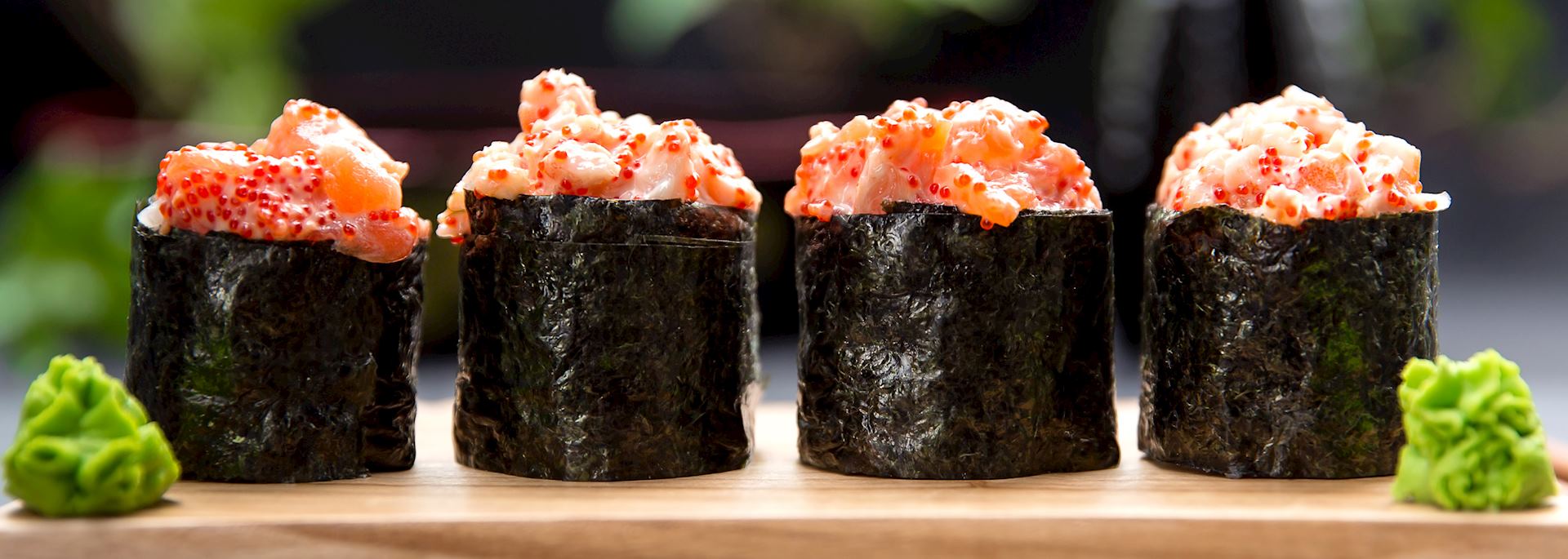 Sushi Gunkan maki with crab and salmon