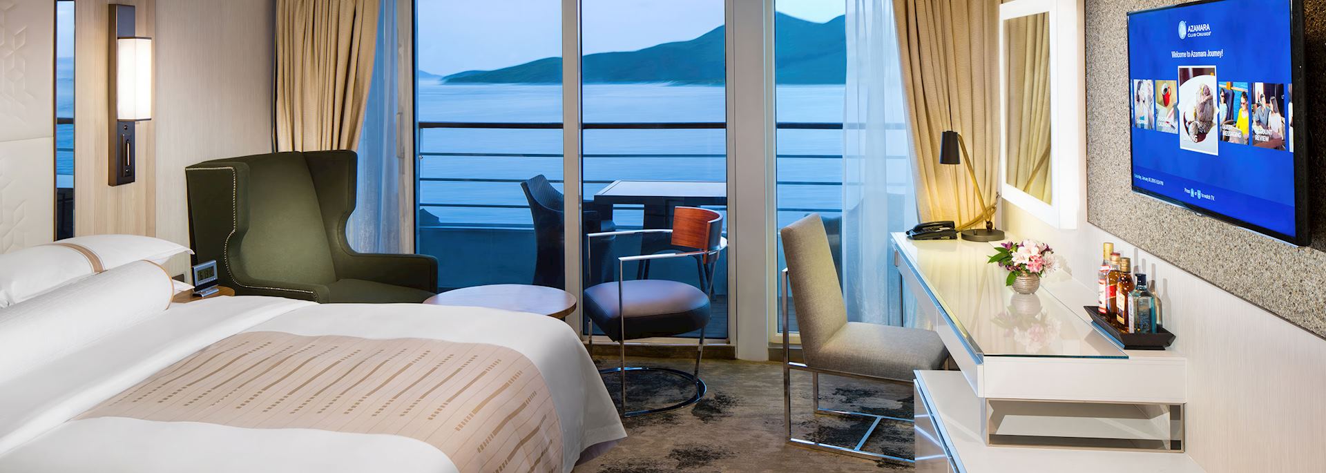 Club Continent Suite bedroom, Azamara Pursuit