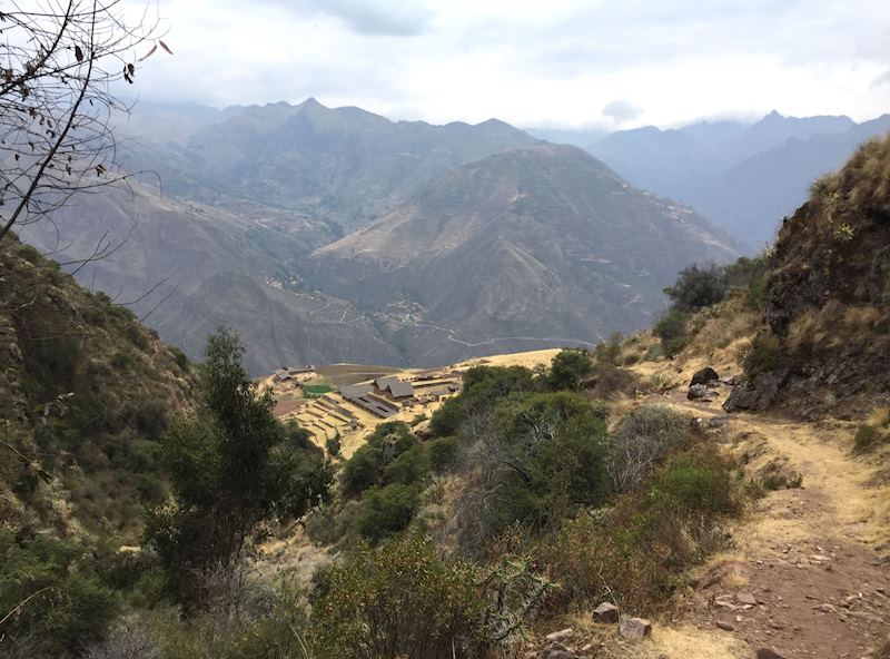 Trail leading to Huchuy Qosqo