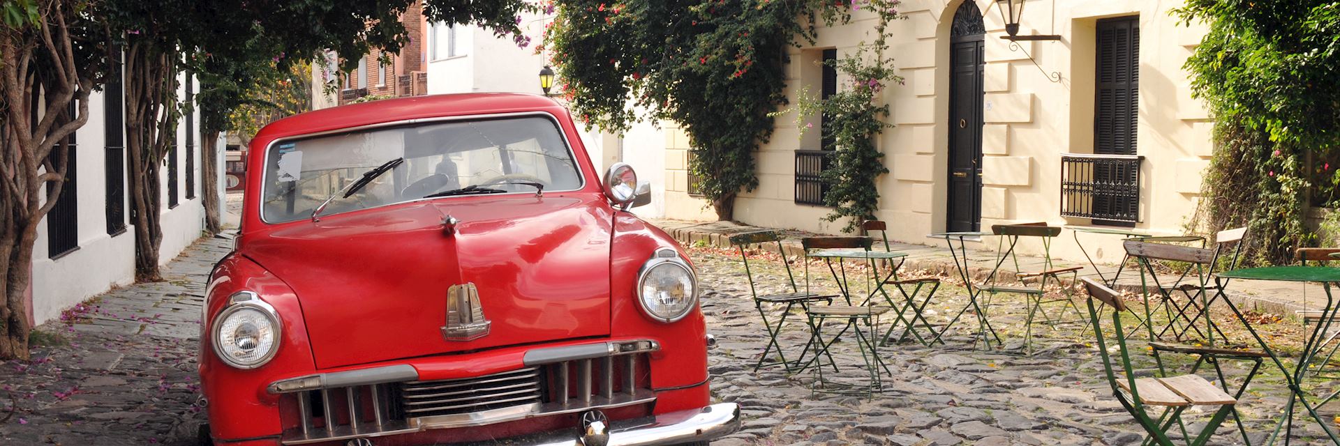 1950s car on one of Uruguay's cobbled streets