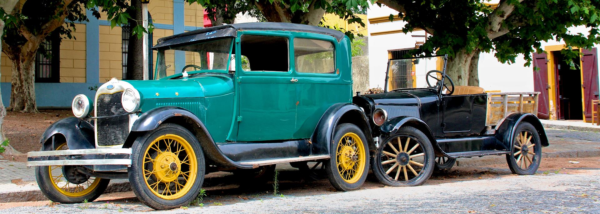 Vintage cars in Colonia del Sacramento