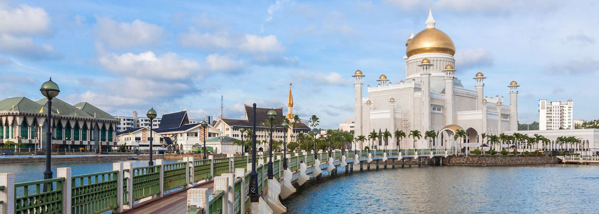 Sultan Omar Ali Saifuddin Mosque, Brunei