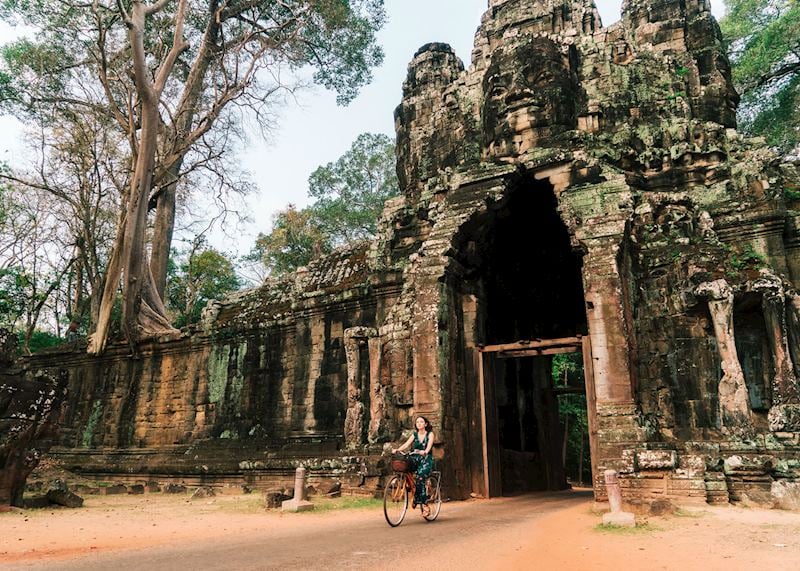Cycle tour around the Temples of Angkor