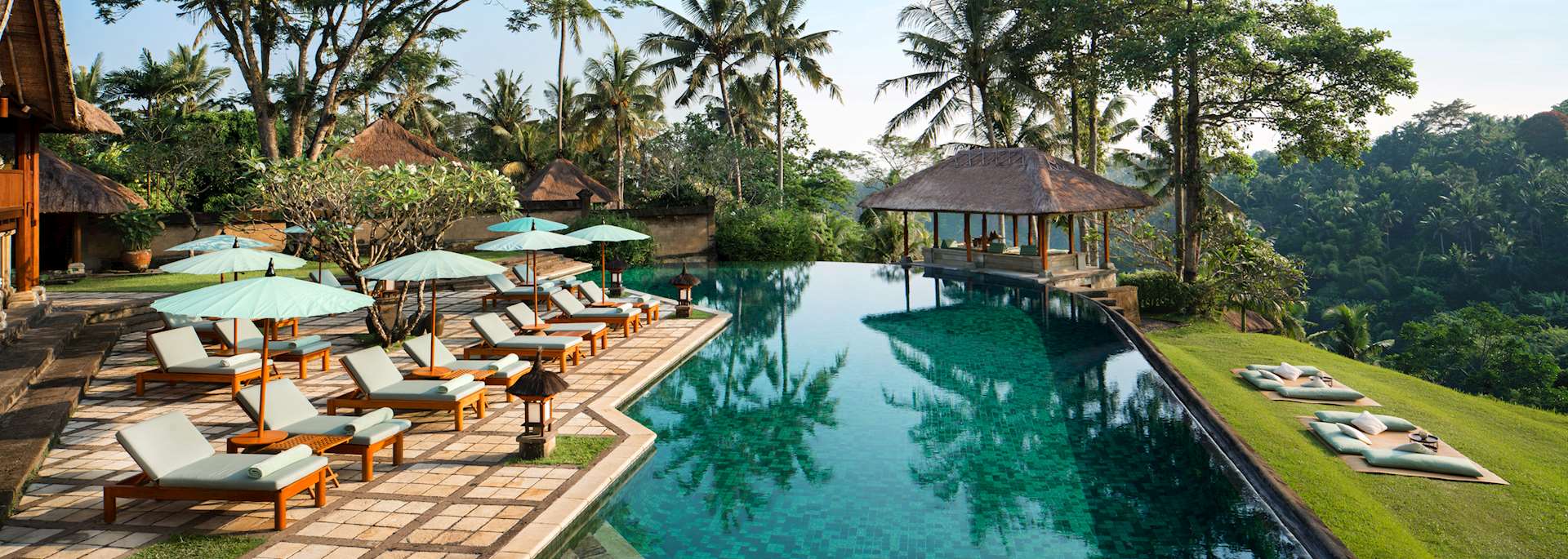 Swimming pool, Amandari