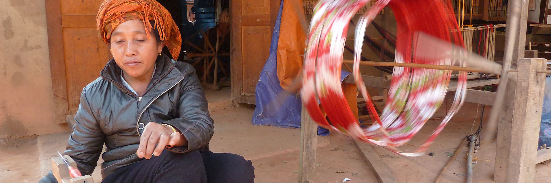 Local lady weaving, Sam Nuea