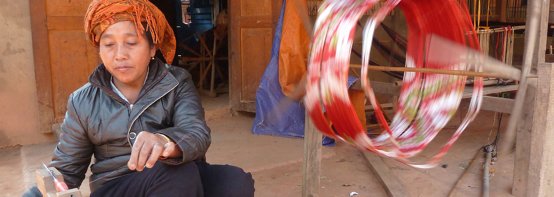 Local lady weaving, Sam Nuea