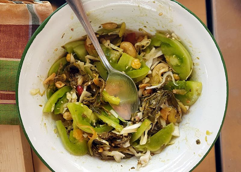 Burmese tea leaf salad