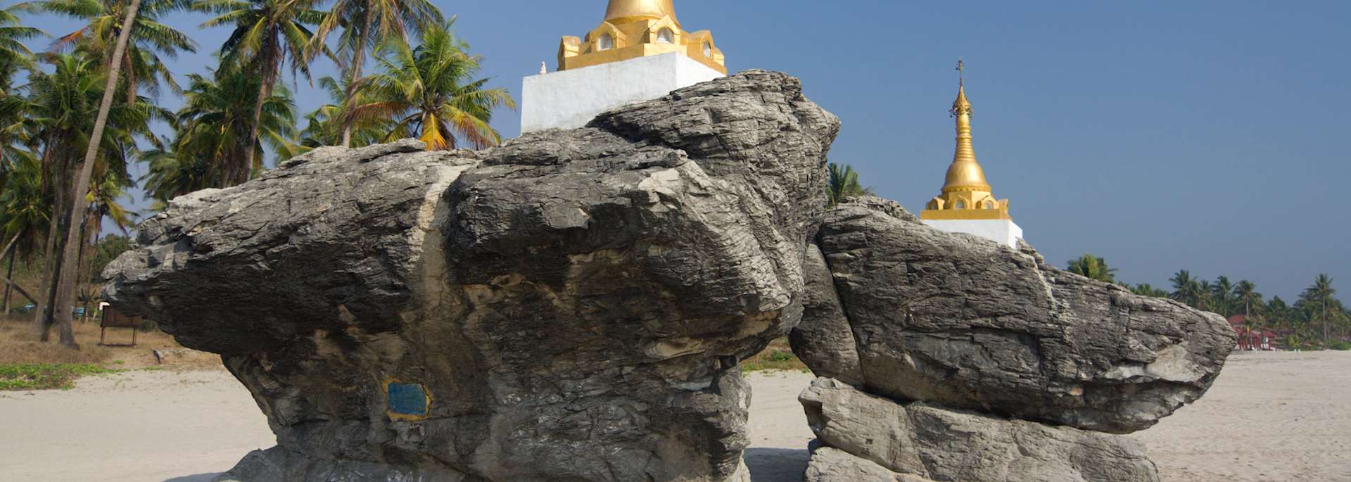 Ngwe Saung beach