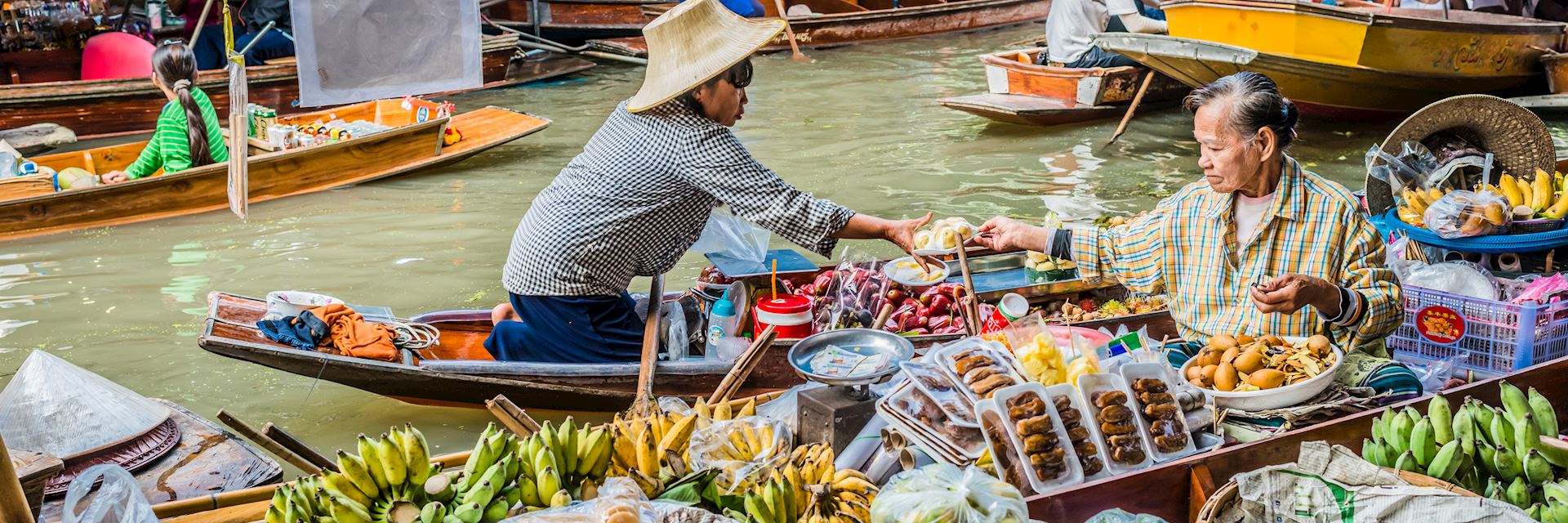 Floating market in Amphawa