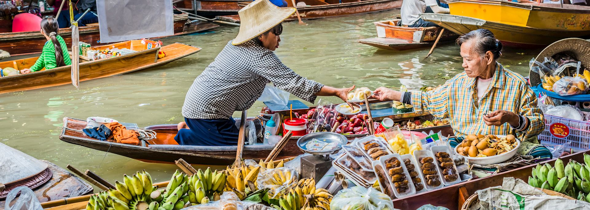 Floating market in Amphawa