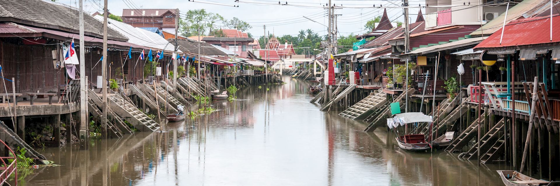 Amphawa waterfront homes