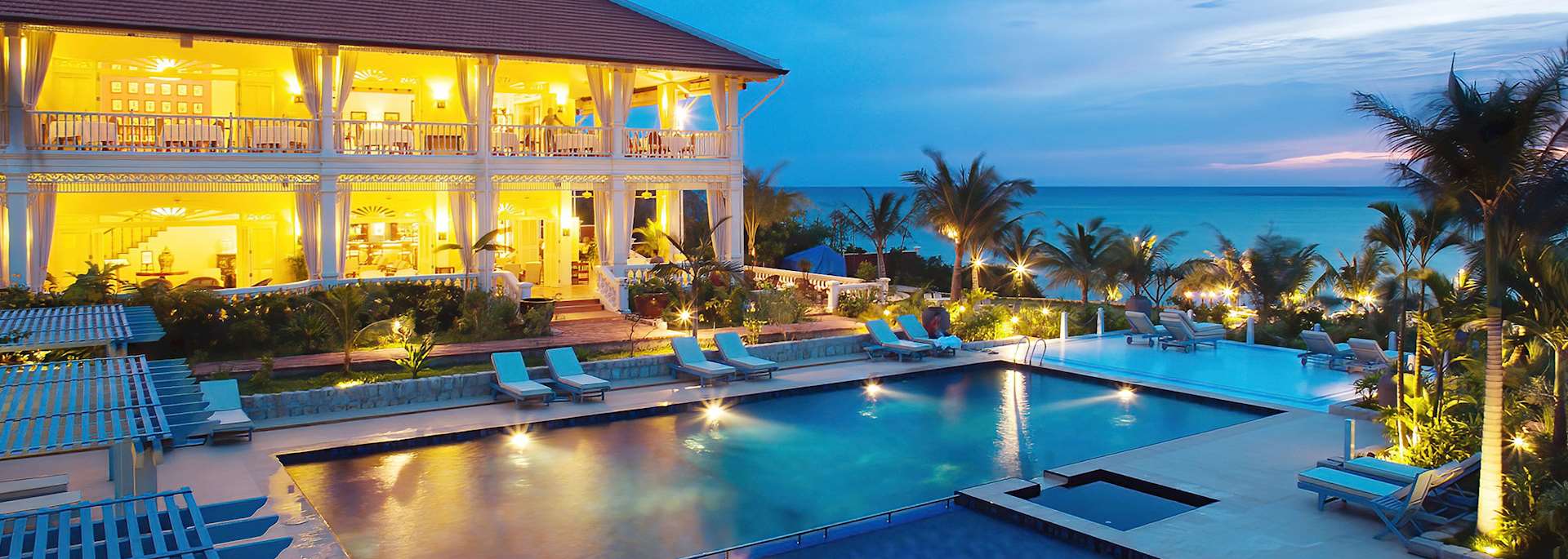 Swimming pool, La Veranda Resort