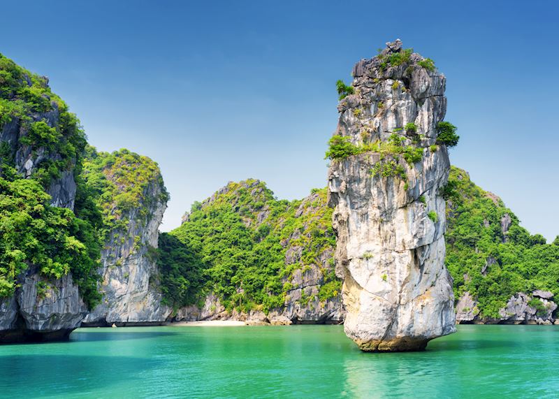 Limestone karsts, Halong Bay