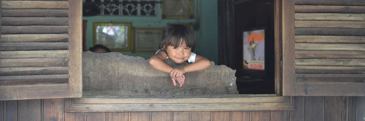 A young child in Bho Hoong village