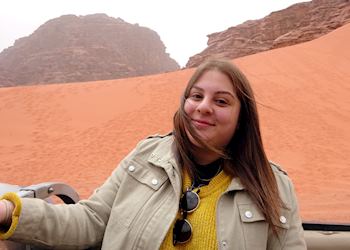 Jumana on a jeep tour in Wadi Rum, Jordan