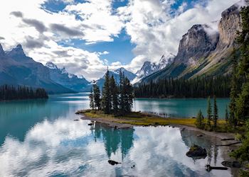 Maligne Lake in Jasper, Canada