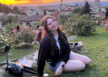 Cassey relaxing in Florence, Italy