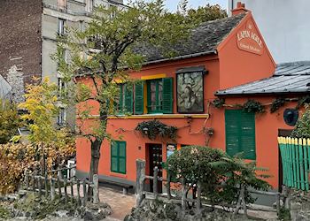 Classic comedy studio in Montmarte, Paris