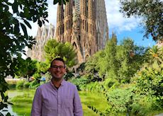 Rob outside the Sagrada Família in Barcelona, Spain
