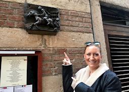 Samantha outside Romeo's House in Verona, Italy