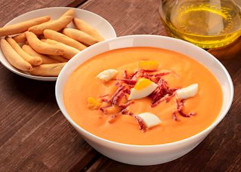 Spanish salmorejo