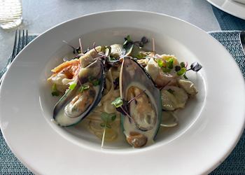 Seafood linguini