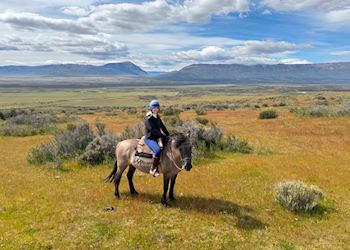 Yasmin riding at Eolo