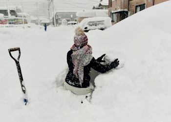 Amy in the snow, Japan