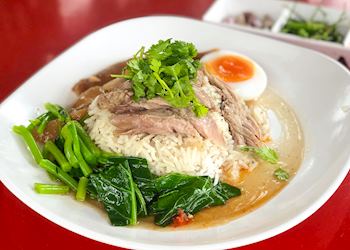 Khao kaa moo
