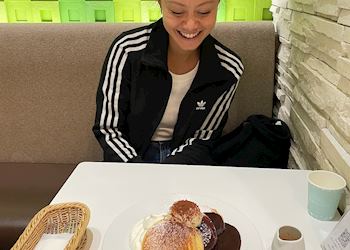 Linglee enjoying Japanese pancakes