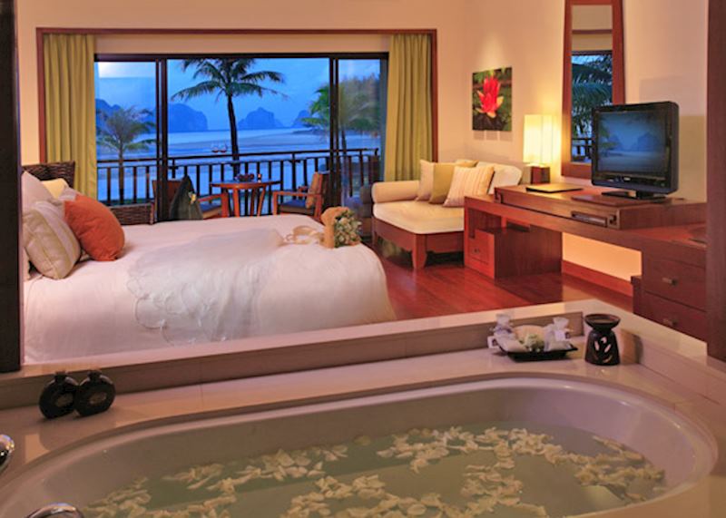 Deluxe Ocean Honeymoon bath, Anantara Si Kao