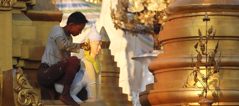 Repainting the Shwedagon Pagoda